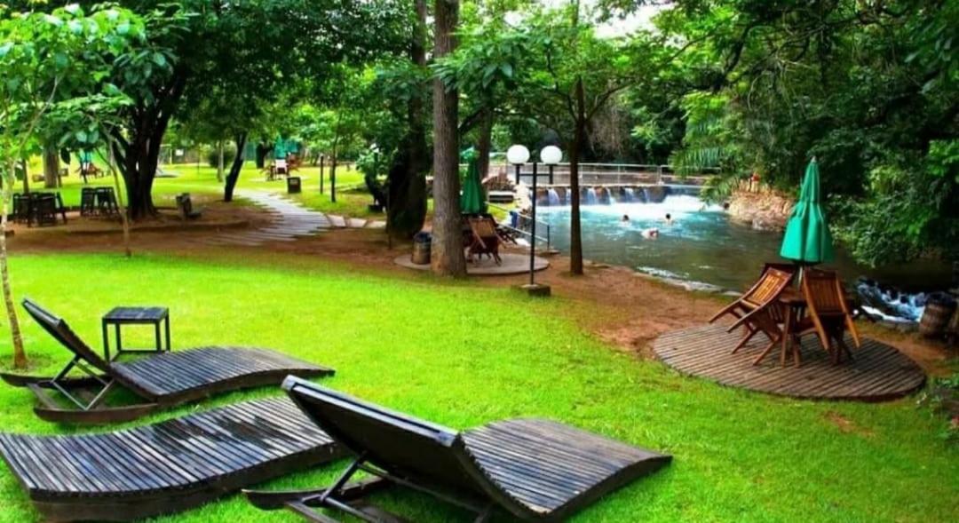 Thermas Paradise Com Acesso Ao Rio Quente リオ・ケンテ エクステリア 写真